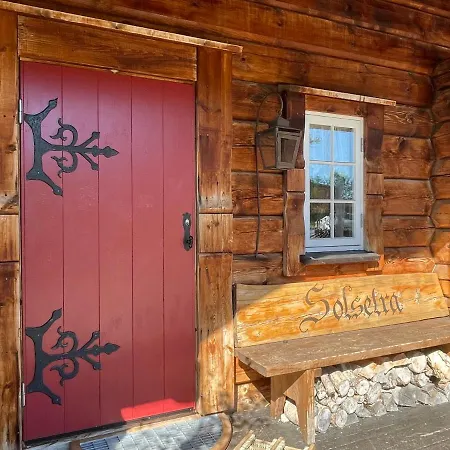 בית נופש Solsetra - Mountain Majesty Family Log