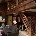 Solsetra - Mountain Majesty Family Log הובדן